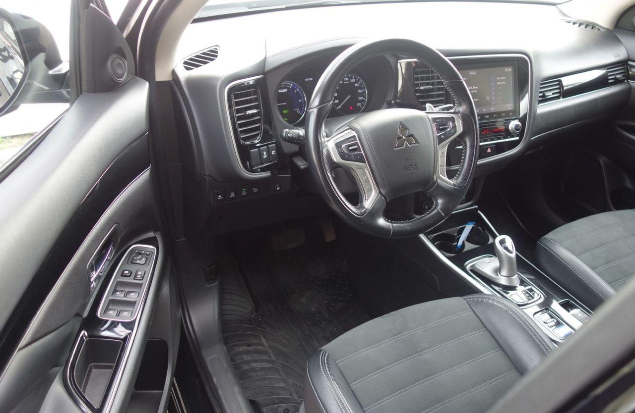 Zunanja slika - Mitsubishi Outlander - PHEV 2.4 MIVEC Twin Motor INSTYLE+ - 9