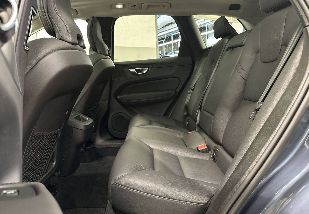 Zunanja slika - Volvo XC60 - B4 D Plus Dark AT ACC 360 Pano H K Memory... - 10