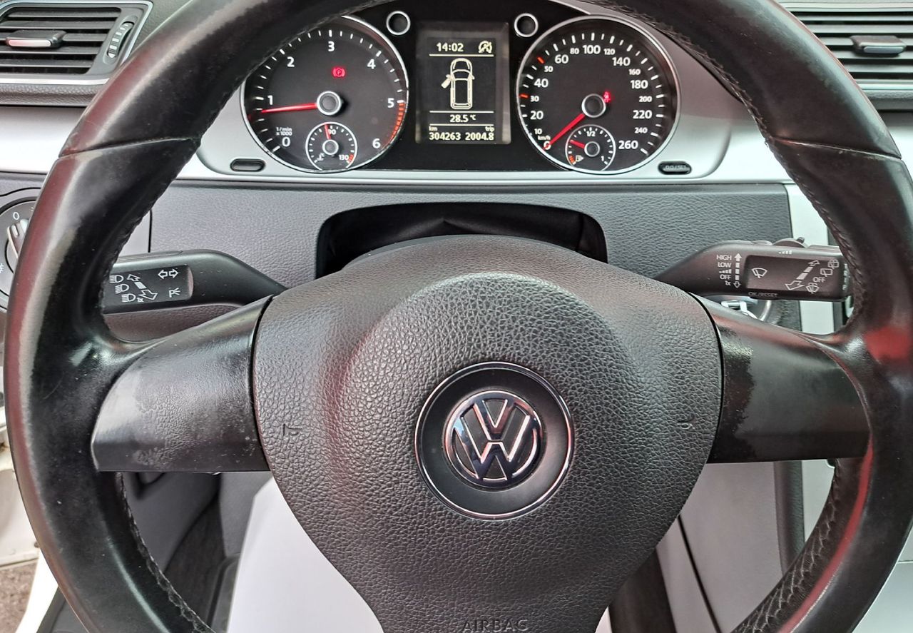 Zunanja slika - VW Passat - Variant 1.6 TDI  Comfortline -ODLIČEN- - 12