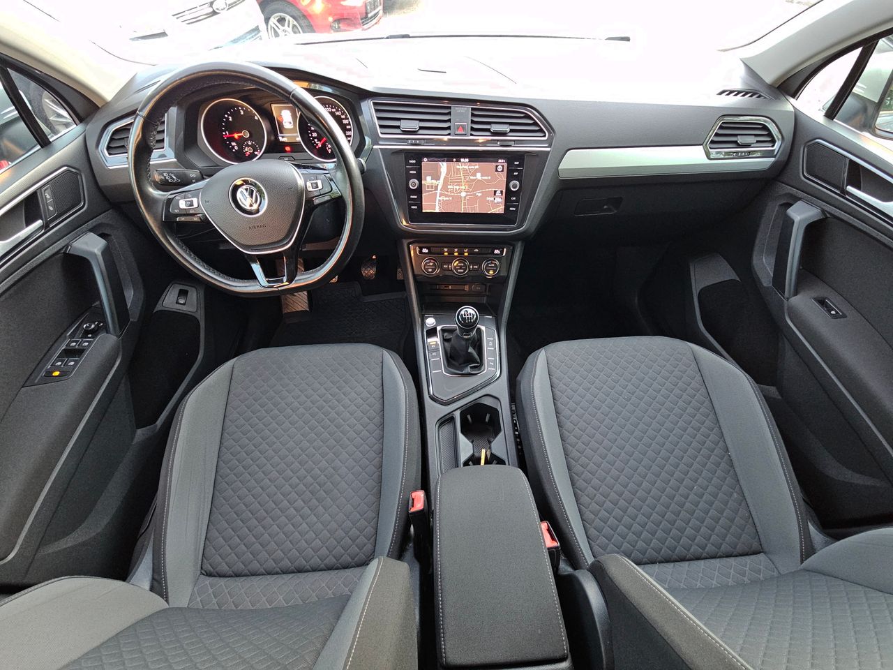 Notranja slika - VW Tiguan - 2,0 TDI BMT Highline - 9