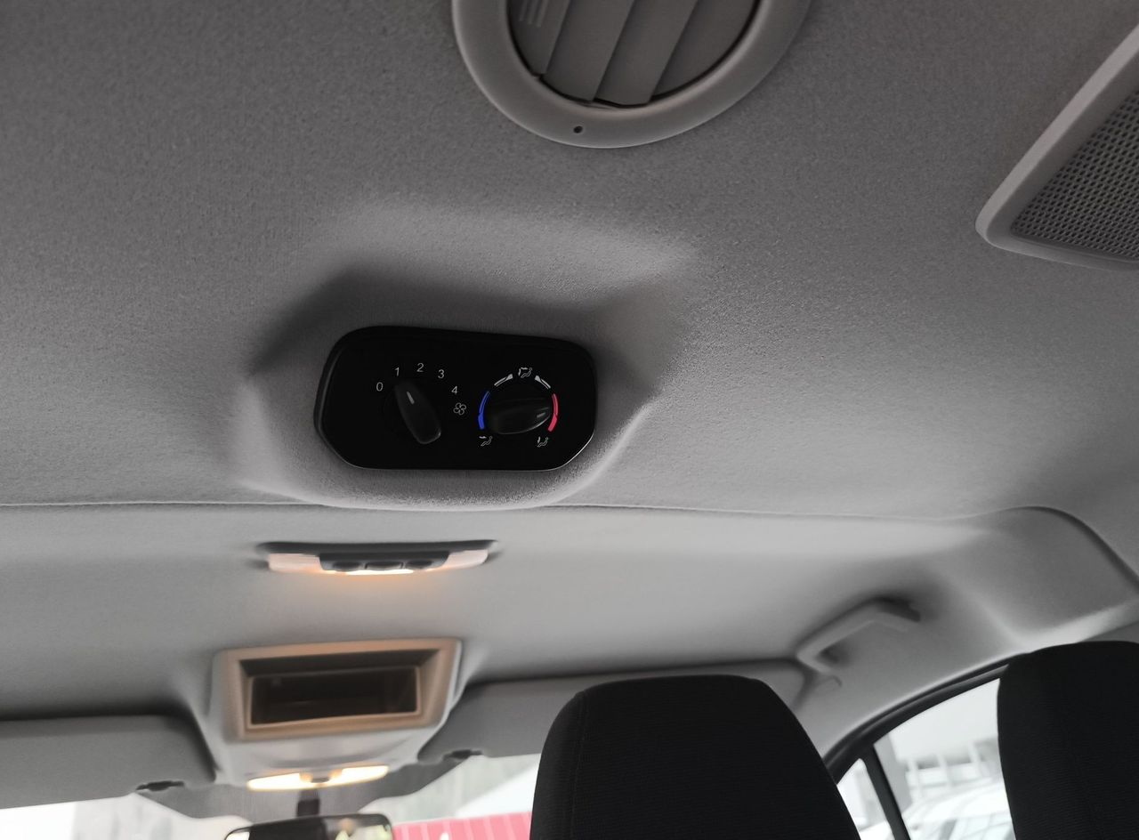 Zunanja slika - Ford Tourneo - Custom KOMBI TREND L2 2.0 TDCi 130 KM M6- SLO-1.LASTNIK - 16