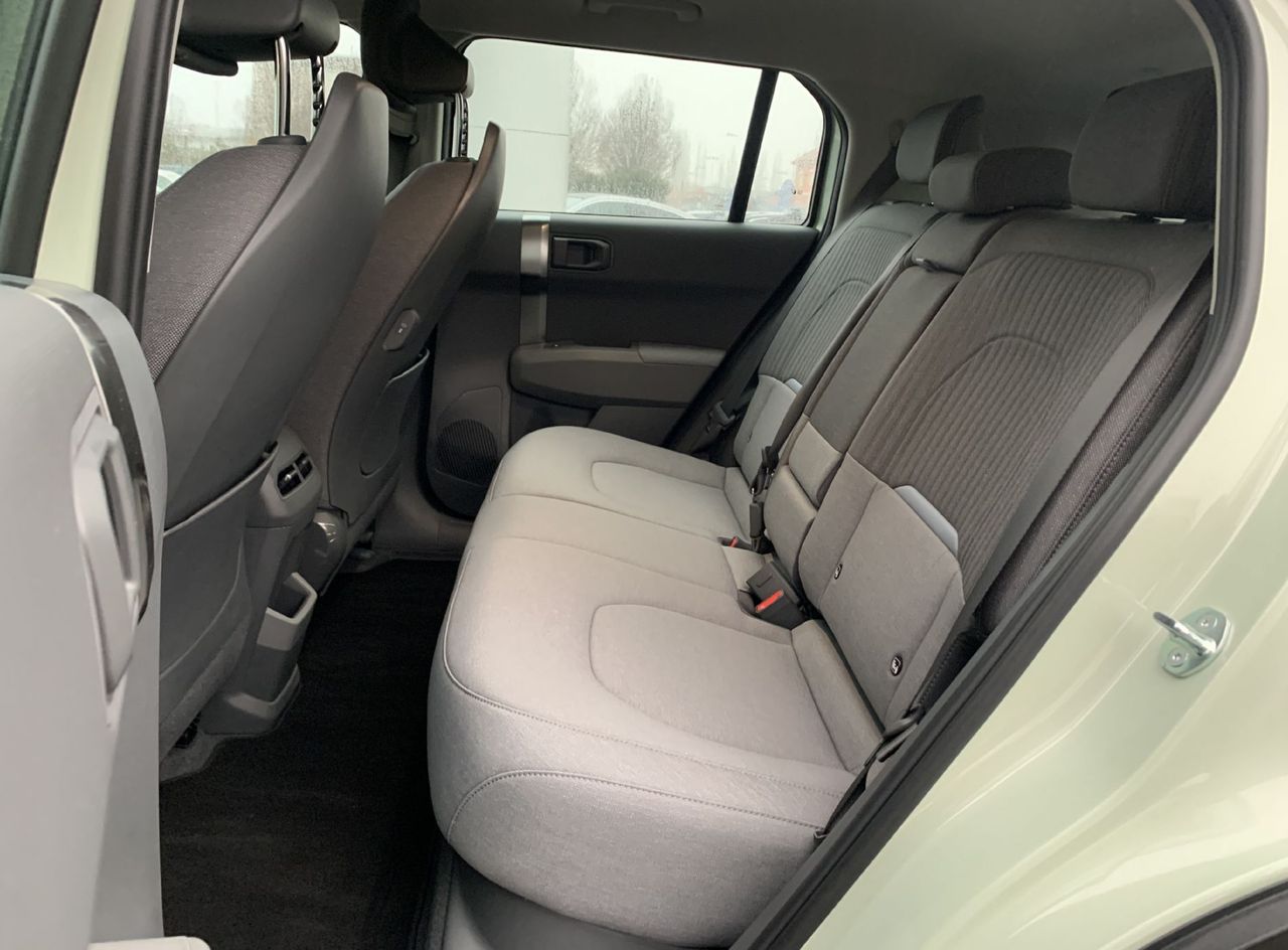 Zunanja slika - KIA EV3 - 58.3 kWh baterija. 150 kW  204 KM  Air - 8