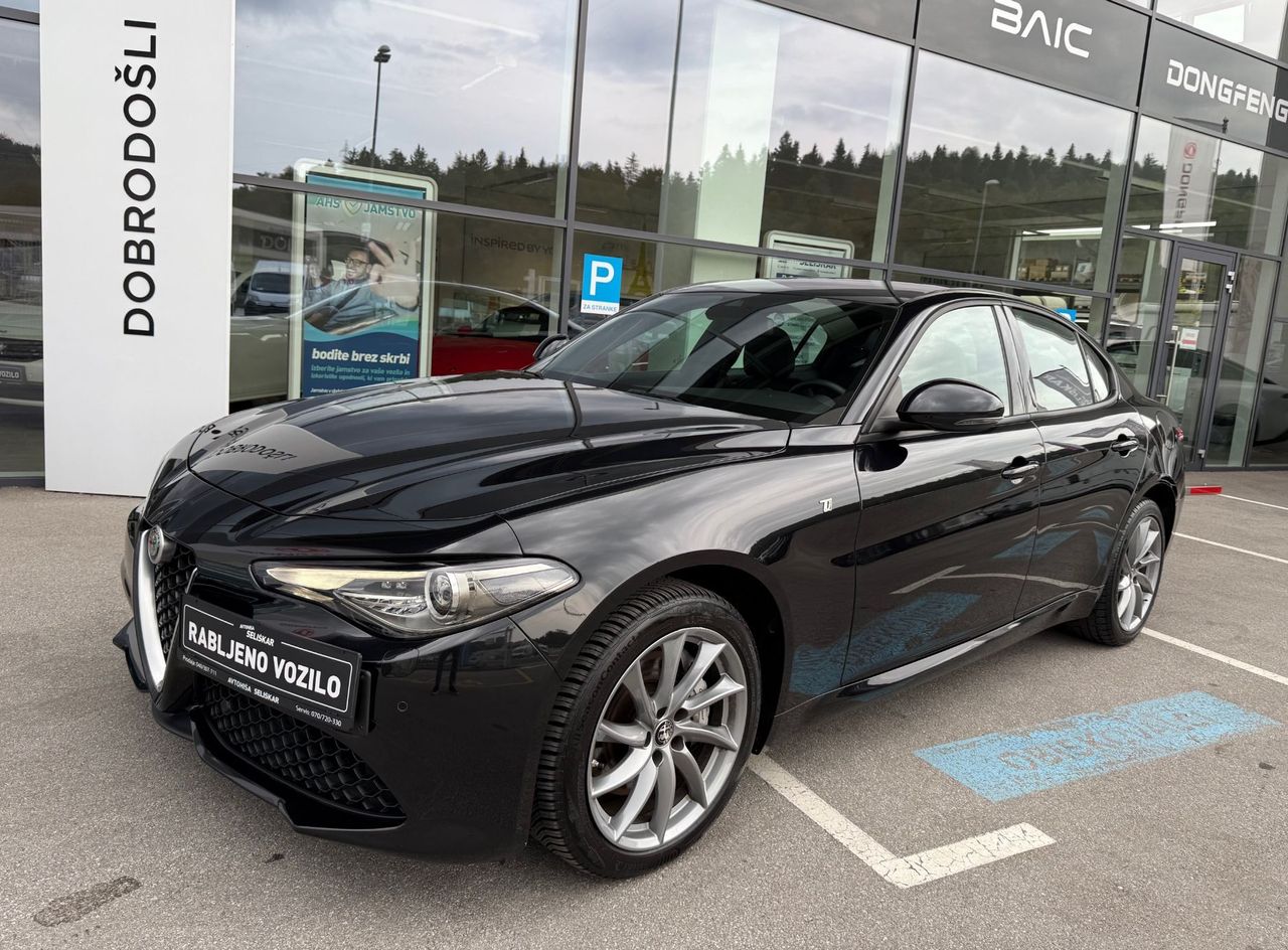 Zunanja slika - Alfa Romeo Giulia - 2.0 Turbo 280 Q4 Ti  - AVTOMATIK - SAMO 18.000KM - 1