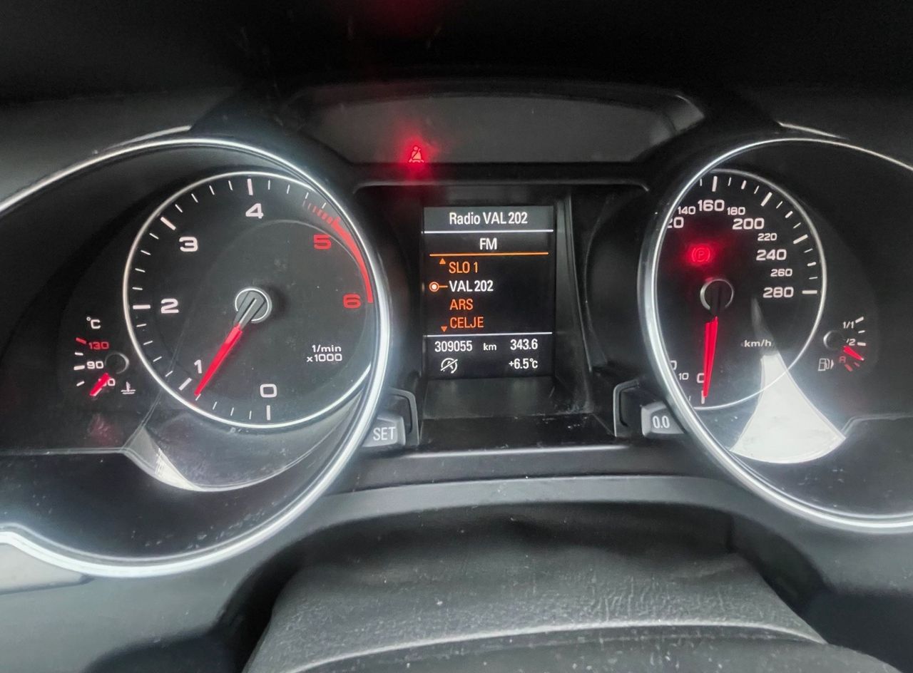 Zunanja slika - Audi A5 - Sportback  S-LINE 110 KW XSENON.PDC.NAVI.DELNO USNJE - 11