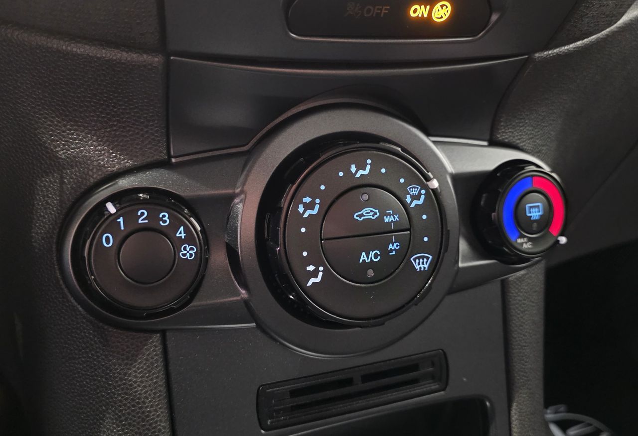 Zunanja slika - Ford Fiesta - 1,25 Trend SLO 1.LASTNIK - 13