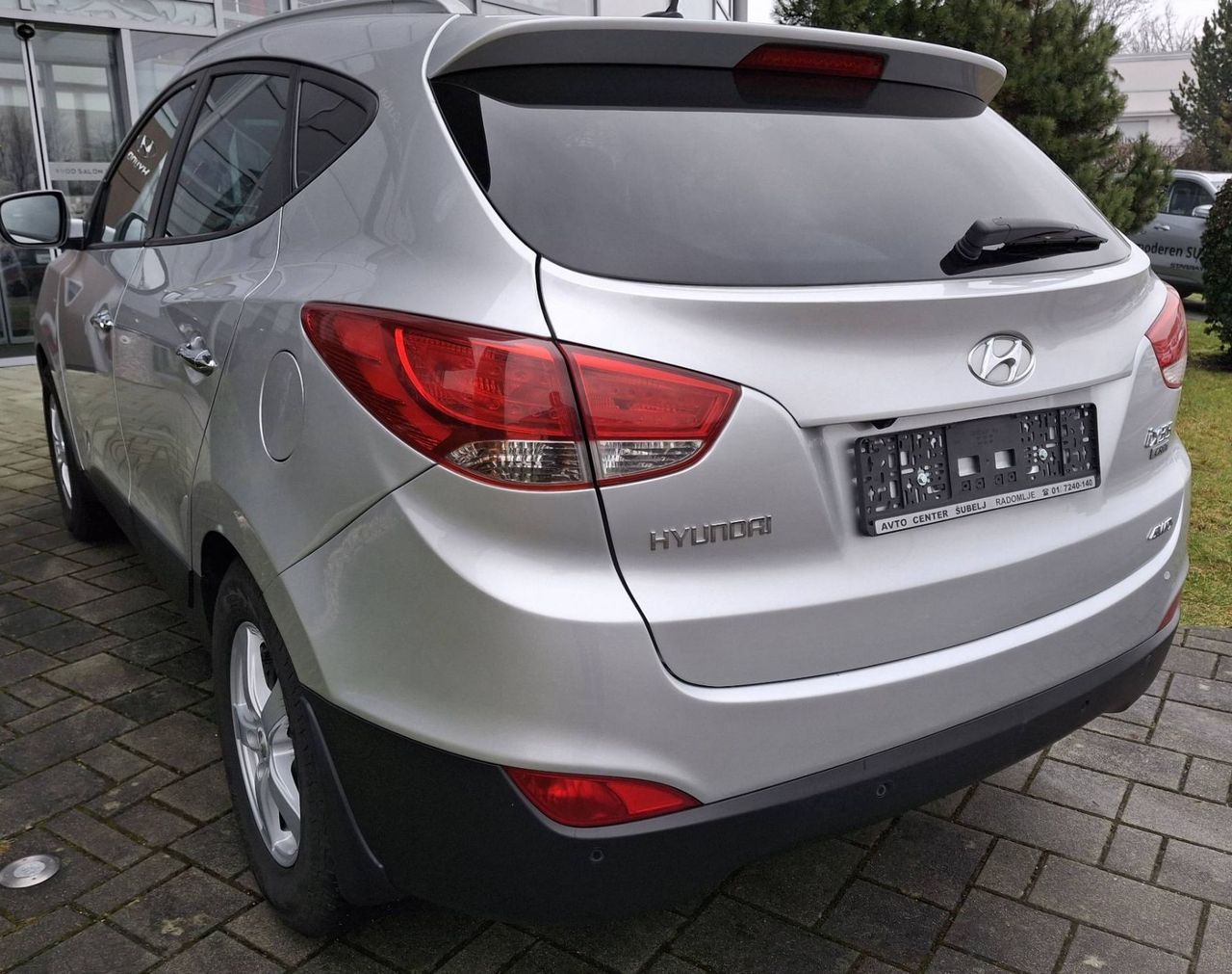 Zunanja slika - Hyundai ix35 - 2.0 CRDI Premium 4WD... - 6