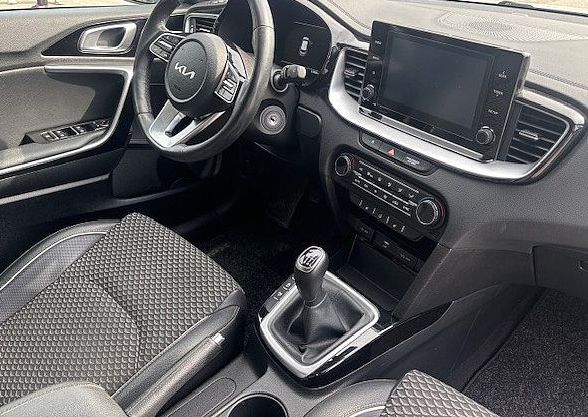 Zunanja slika - KIA XCeed - 1.5 T-GDi EX Way ISG. M T 118 kW - 12