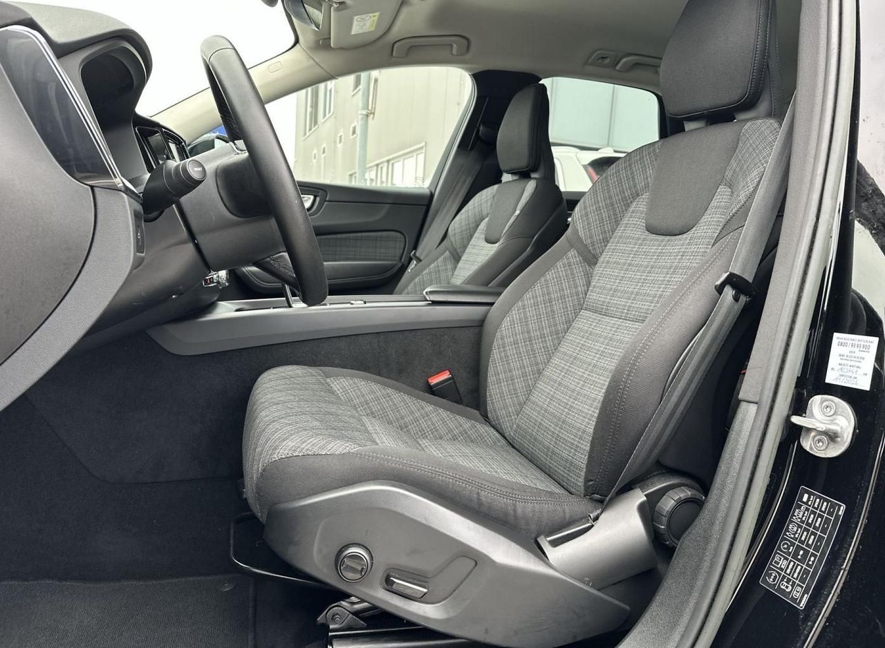 Zunanja slika - Volvo XC60 - B4D Core Avt. LED-KAMERA-KEYLESS - 11