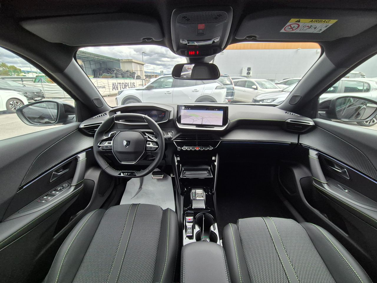 Zunanja slika - Peugeot 2008 - GT HIBRID 145 - 11