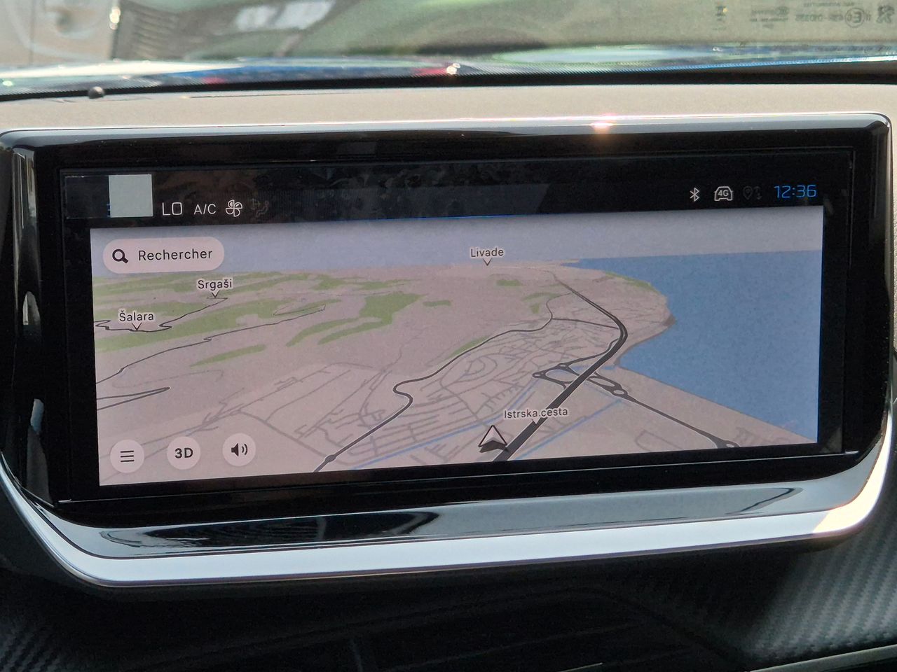 Zunanja slika - Peugeot 2008 - Allure HIBRID 145 - 12