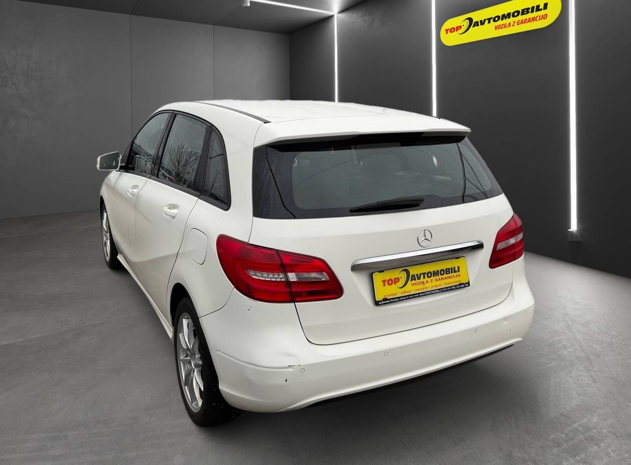 Zunanja slika - Mercedes-Benz B-Razred - 180 CDI BI-XENON AUT NAVI PDC TEMPOMAT TOP - 4