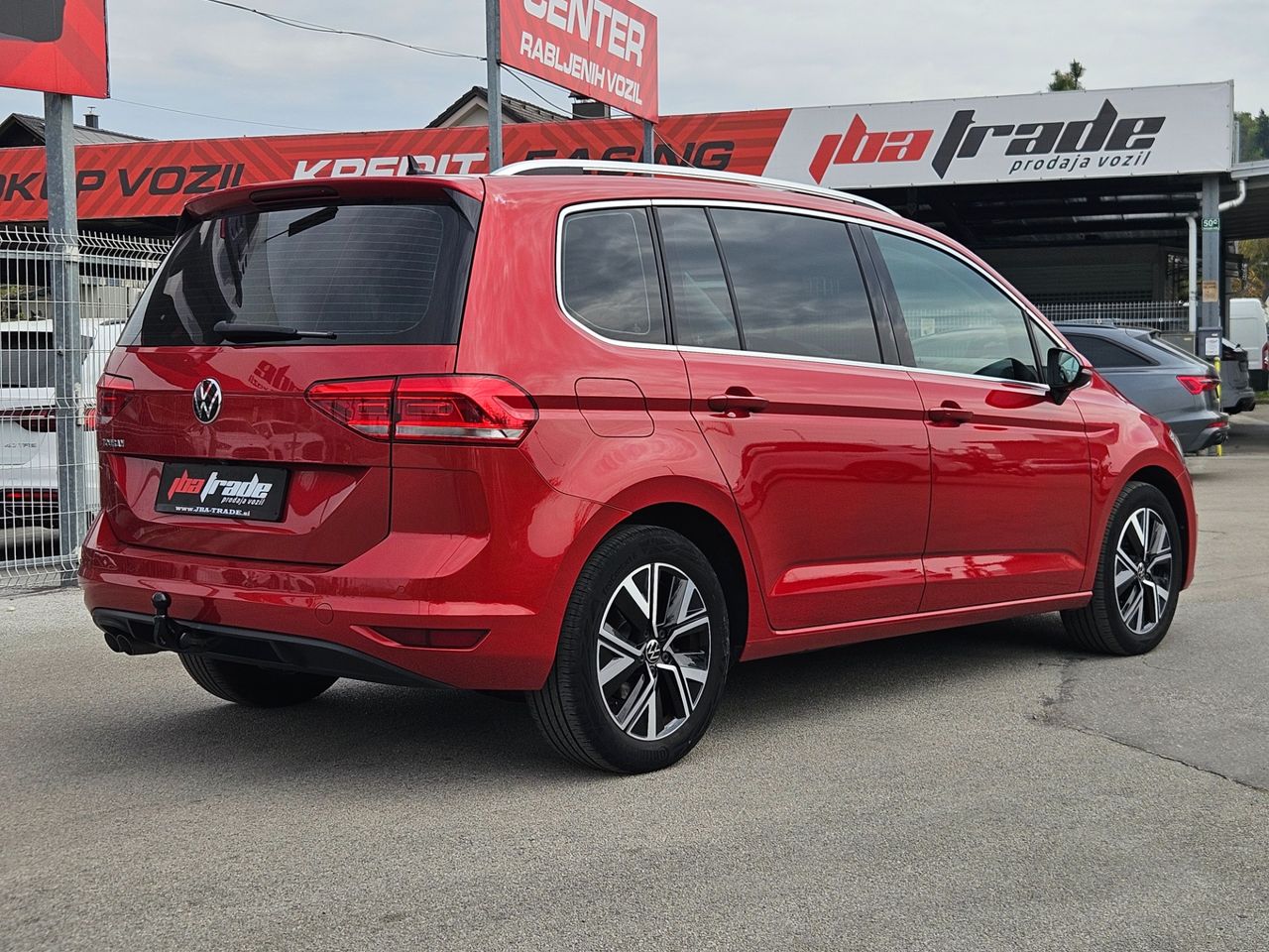 Zunanja slika - VW Touran - 2,0 TDI BMT Highline DSG - 4