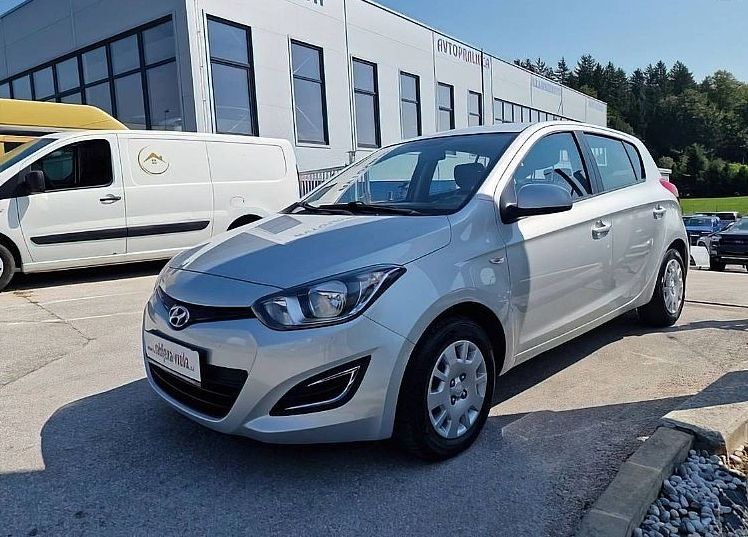 Zunanja slika - Hyundai i20 - 1.1 CRDI 55 KW STYLE... - 4