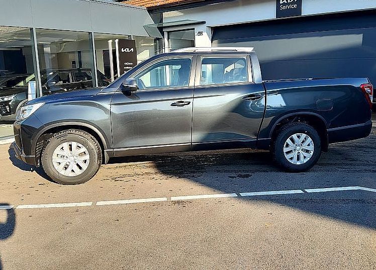 Zunanja slika - KG Mobility Musso - 2.2  Grand 2.2 XDi Venture + 4WD M T - 5