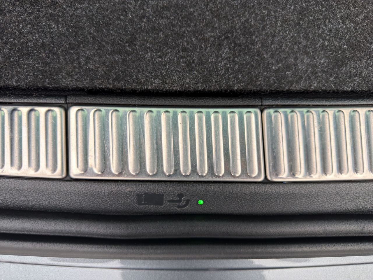 Zunanja slika - Škoda Superb - Combi 4x4 2,0 TDI DSG - 14