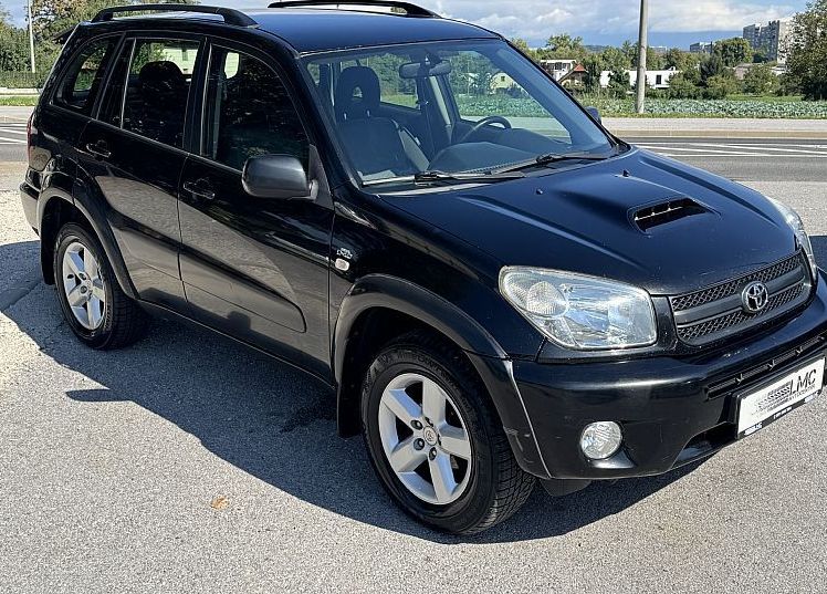 Zunanja slika - Toyota RAV4 - 2.0d 116ks 4x4 °SLO-POREKLO° °SAMO 190.900 km° - 2