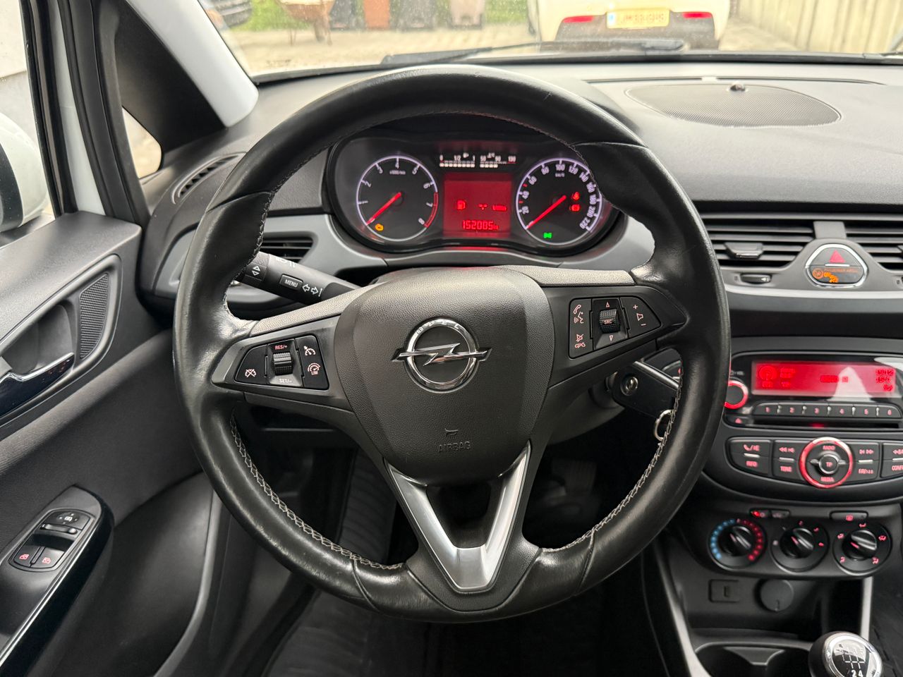 Notranja slika - Opel Corsa - 1,4 Enjoy - 8