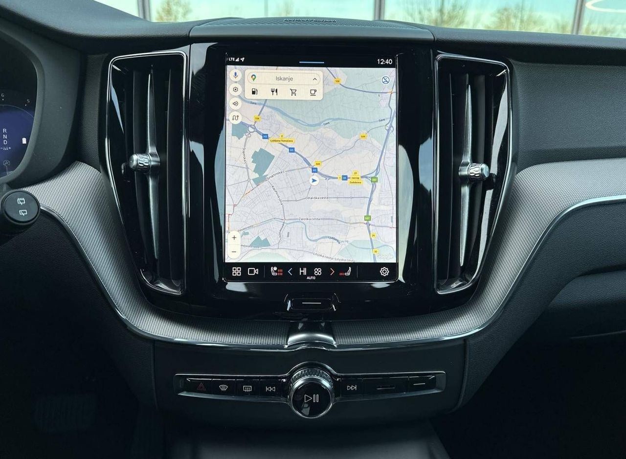 Zunanja slika - Volvo XC60 - B4  D  Plus Dark AT H K Kljuka - 16