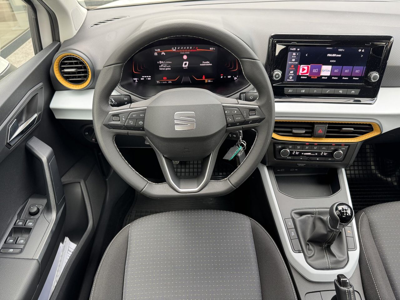 Zunanja slika - Seat Arona - 1.0 TSI 115KM HOLA SLO poreklo 1.LASTNIK ODLIČNA - 14