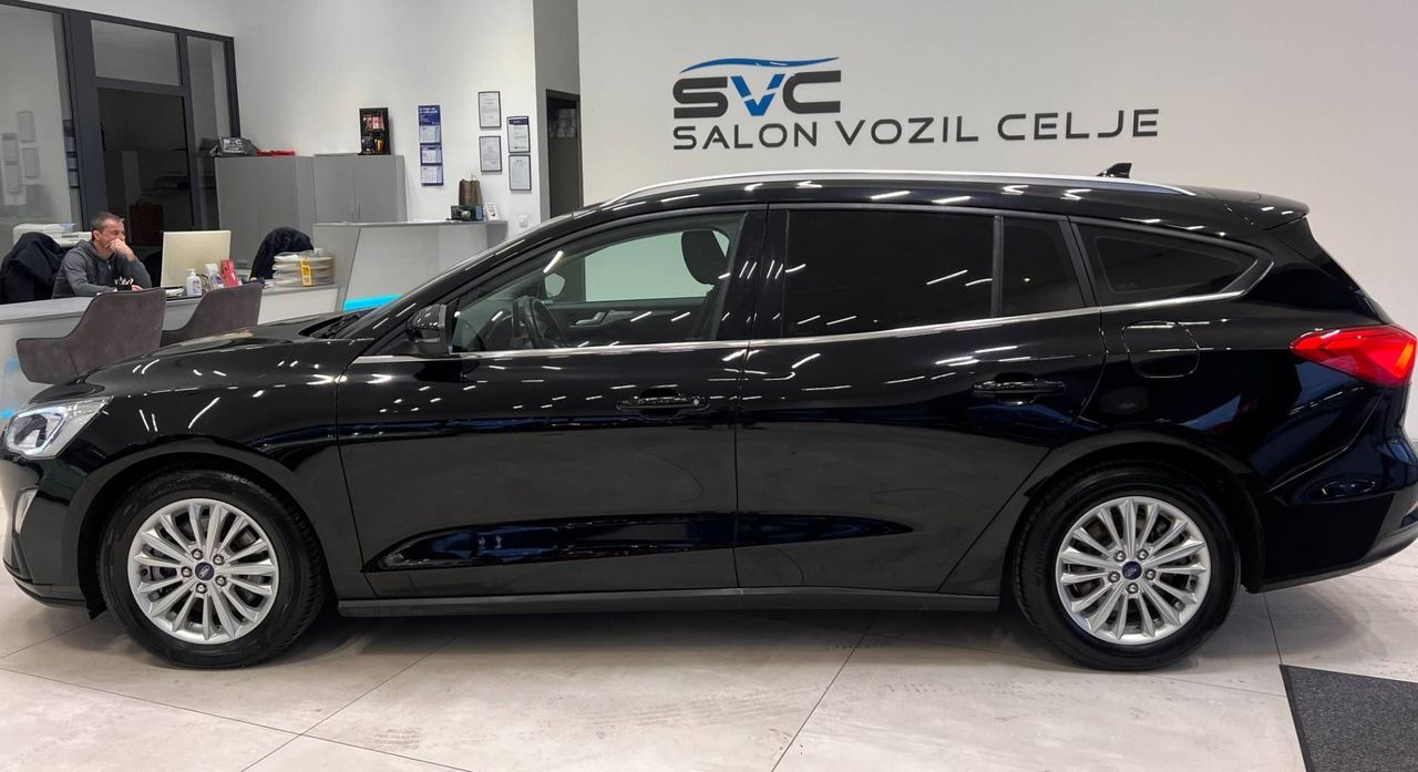 Zunanja slika - Ford Focus - 1.5-TITANIUM-LED-NAVI-2X-PDC-LINE-ASS-TEMP-ODLIČ.. - 3