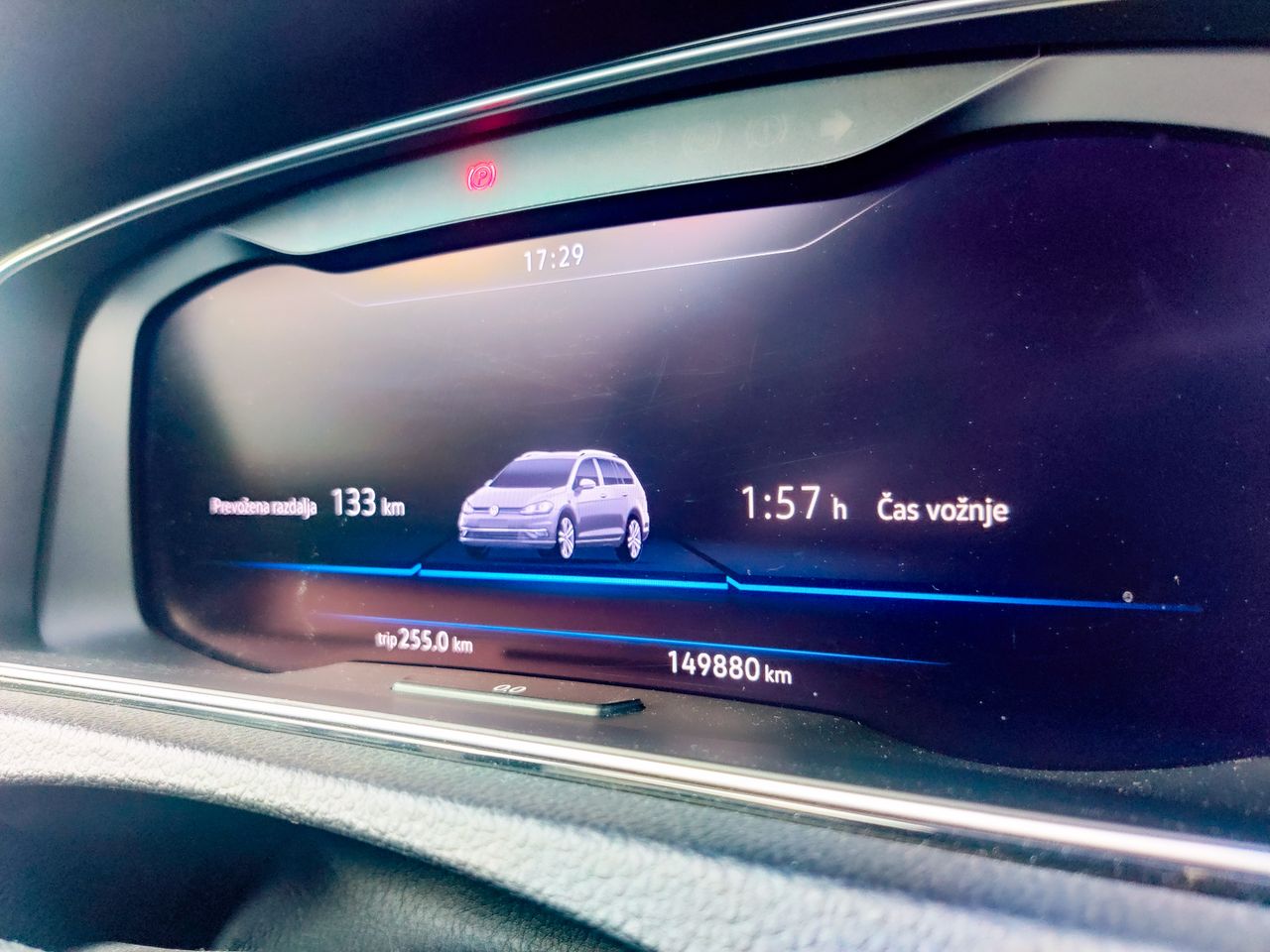 Notranja slika - VW Golf - 1,0 TSI BMT Trendline - 9