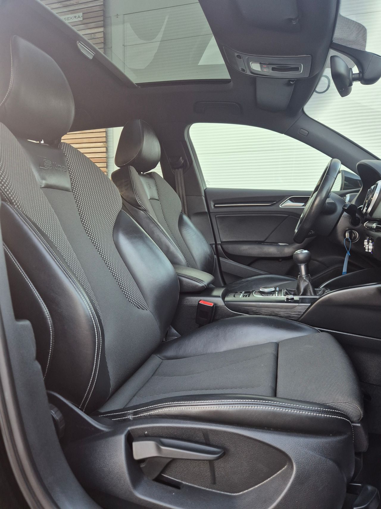 Notranja slika - Audi - A3 Sportback 1,6 TDI clean diesel Ambition - 8