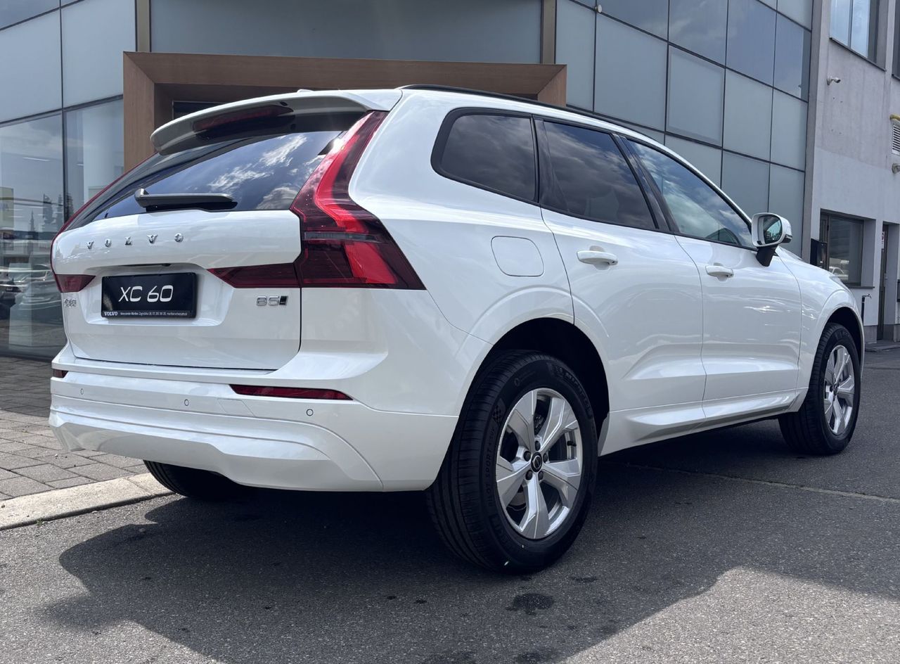 Zunanja slika - Volvo XC60 - B5P  Core AT AWD 3 leta garancije + 3 servisi - 4