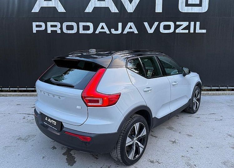 Zunanja slika - Volvo XC40 - BEV AWD R-DESIGN - 6