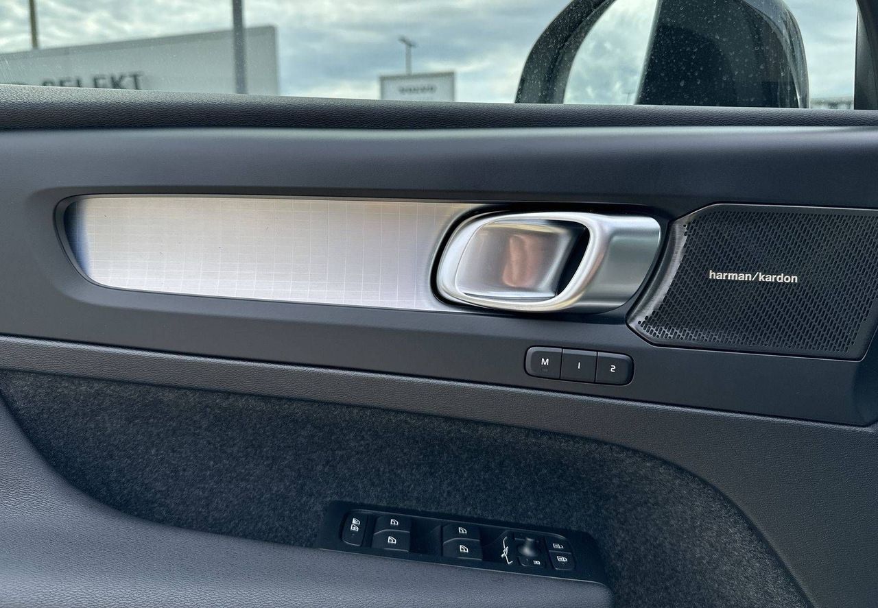 Zunanja slika - Volvo XC40 - B3P Plus Dark Avt - 12