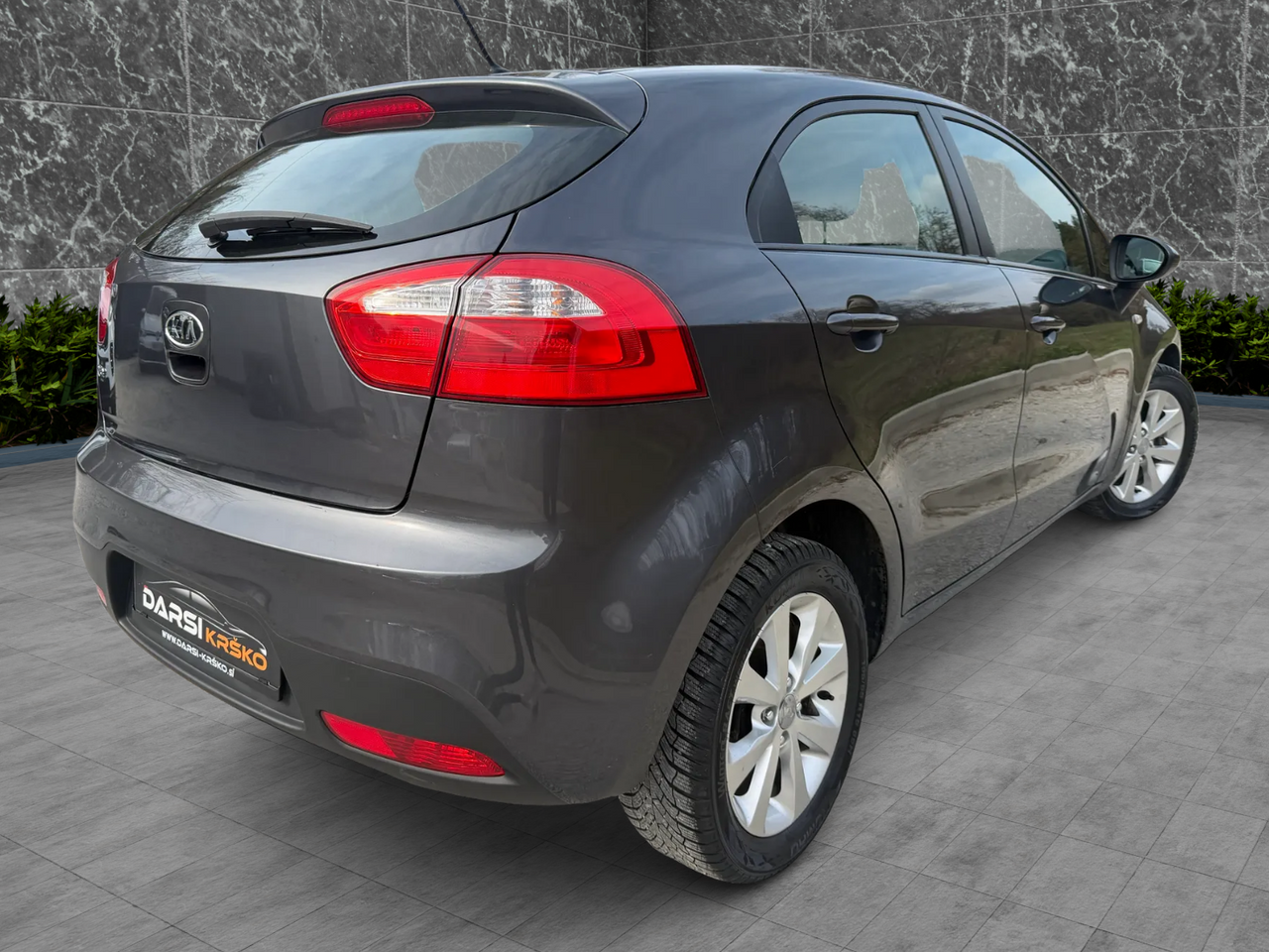 Zunanja slika - KIA Rio - 1.2 85PS SLOVENSKA DIG.KLIMA ALU15 JAMSTVO - 2