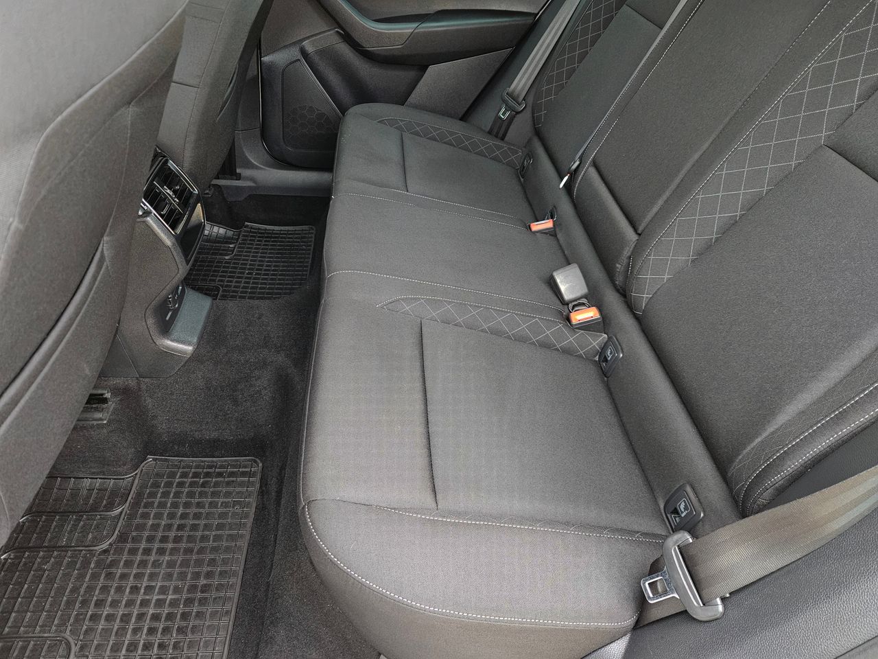 Notranja slika - Škoda Karoq - 1,6 TDI Ambition - 11