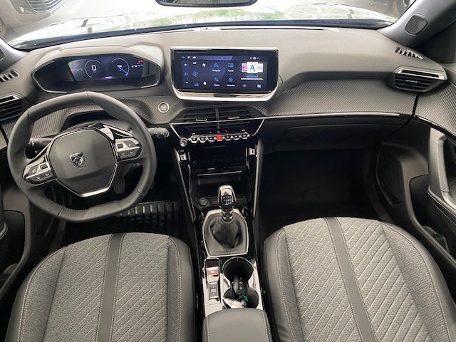 Notranja slika - Peugeot 2008 - Peugeot  ALLURE 1,2 PureTech 130 - NA ZALOGI - 9