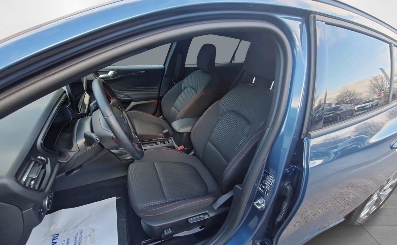 Notranja slika - Ford Focus - 1.0 EcoBoost mHEV ST-Line-SLO-LED-NAVI-ZIM.PAKET - 5