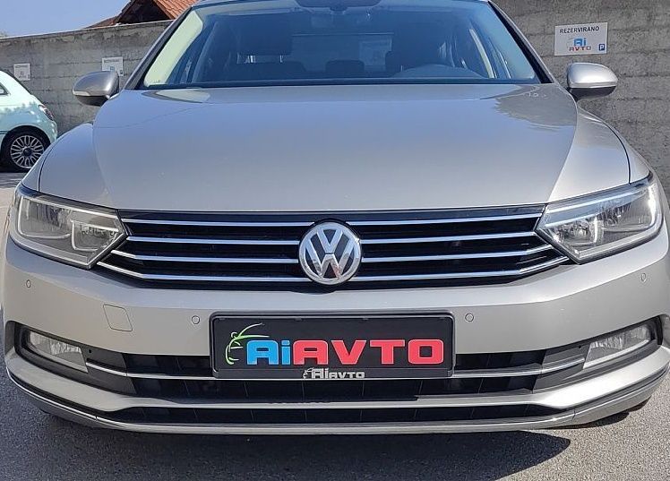 Zunanja slika - VW Passat - LIMUZ-2.0TDI-150KM-HIGHLINE-VIRTUAL-KAMERA-ACC-17C - 4
