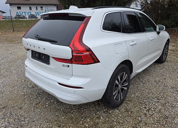 Zunanja slika - Volvo XC60 - B4D AWD AUT Momentum Pro FULLED•ACC•BLIS•KAMER•18C - 4