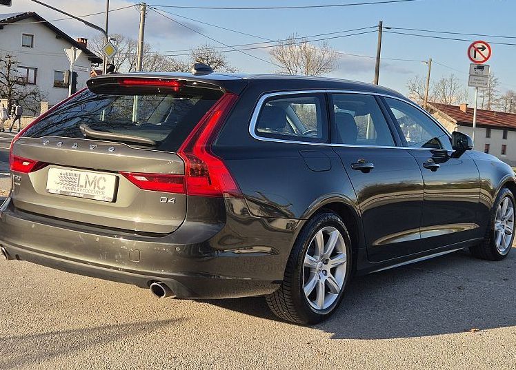 Zunanja slika - Volvo V90 - D4 Momentum 190ks °FULL LED °USNJE °PANORAMA - 5