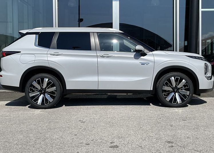 Zunanja slika - Mitsubishi Outlander - 2.4 PHEV Intense Auto - 3