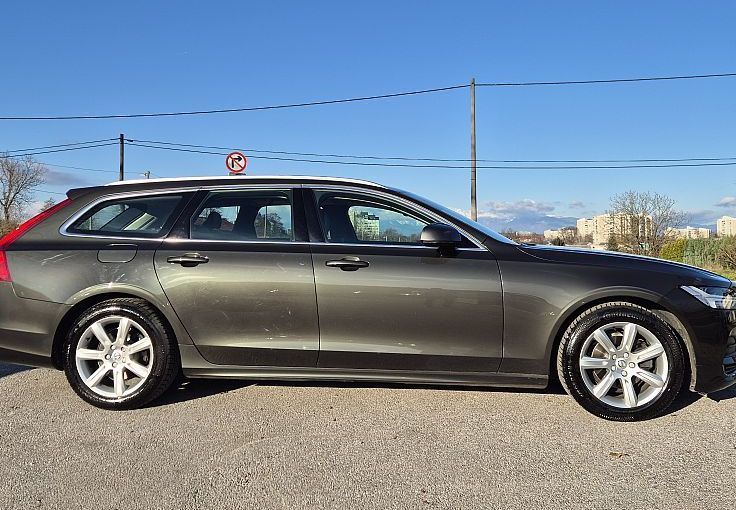 Zunanja slika - Volvo V90 - D4 Momentum 190ks °FULL LED °USNJE °PANORAMA - 6