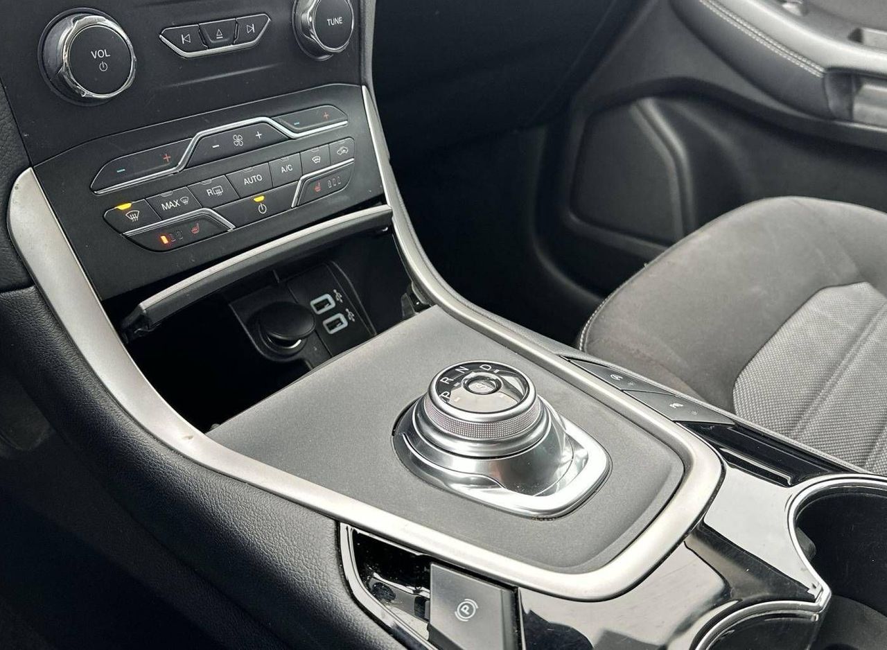 Zunanja slika - Ford S-MAX - 2.0 EcoBlue Titanium Auto ACC Kamera Gretje sed - 19