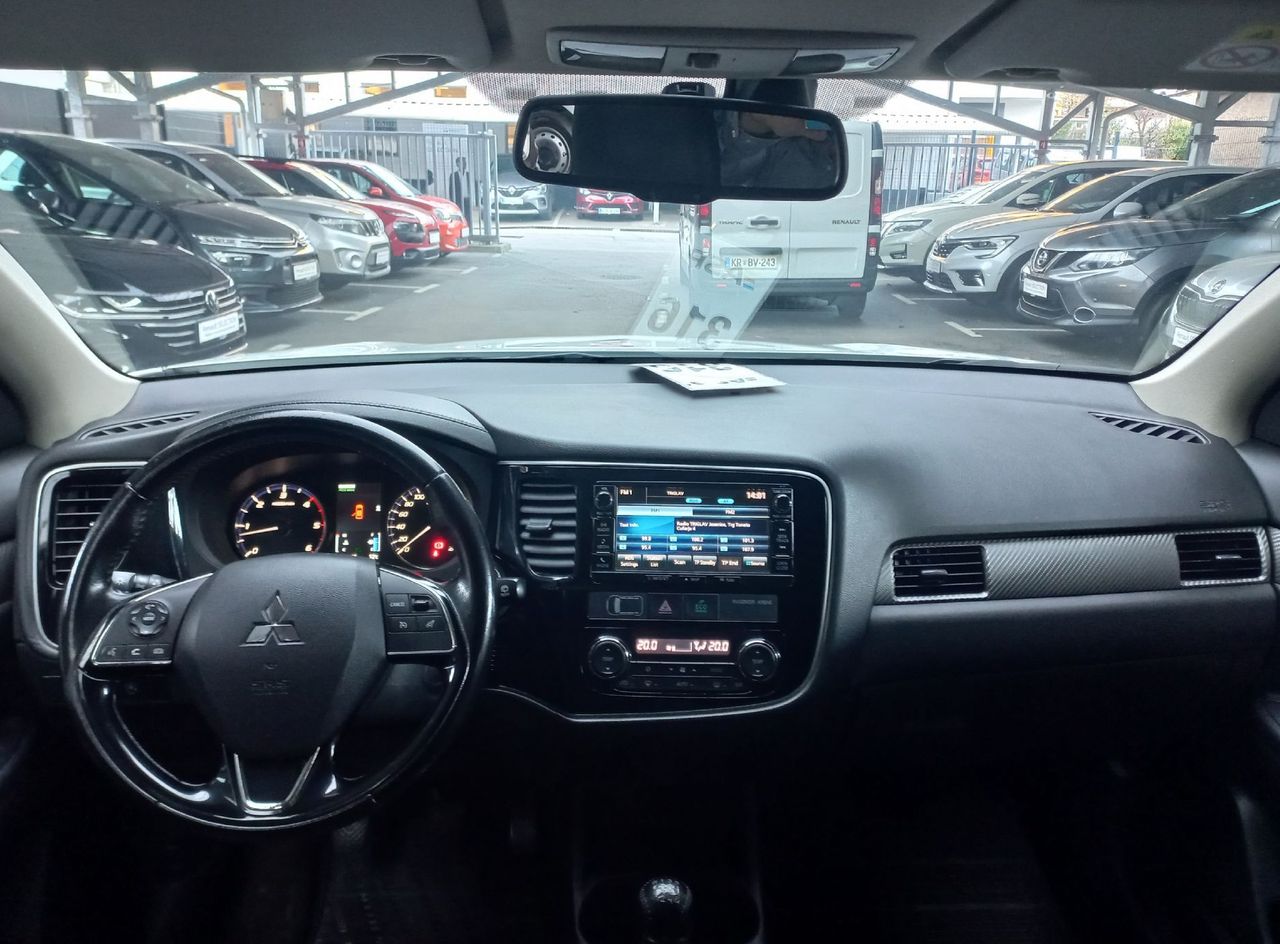 Zunanja slika - Mitsubishi Outlander - 2.2 DI-D 4WD INTENSE+ 7 sed. - 12