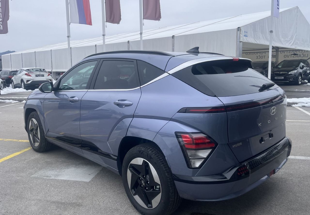 Zunanja slika - Hyundai Kona - Electric 48.6 kWh 99kW PREMIUM+ WINTER - 3