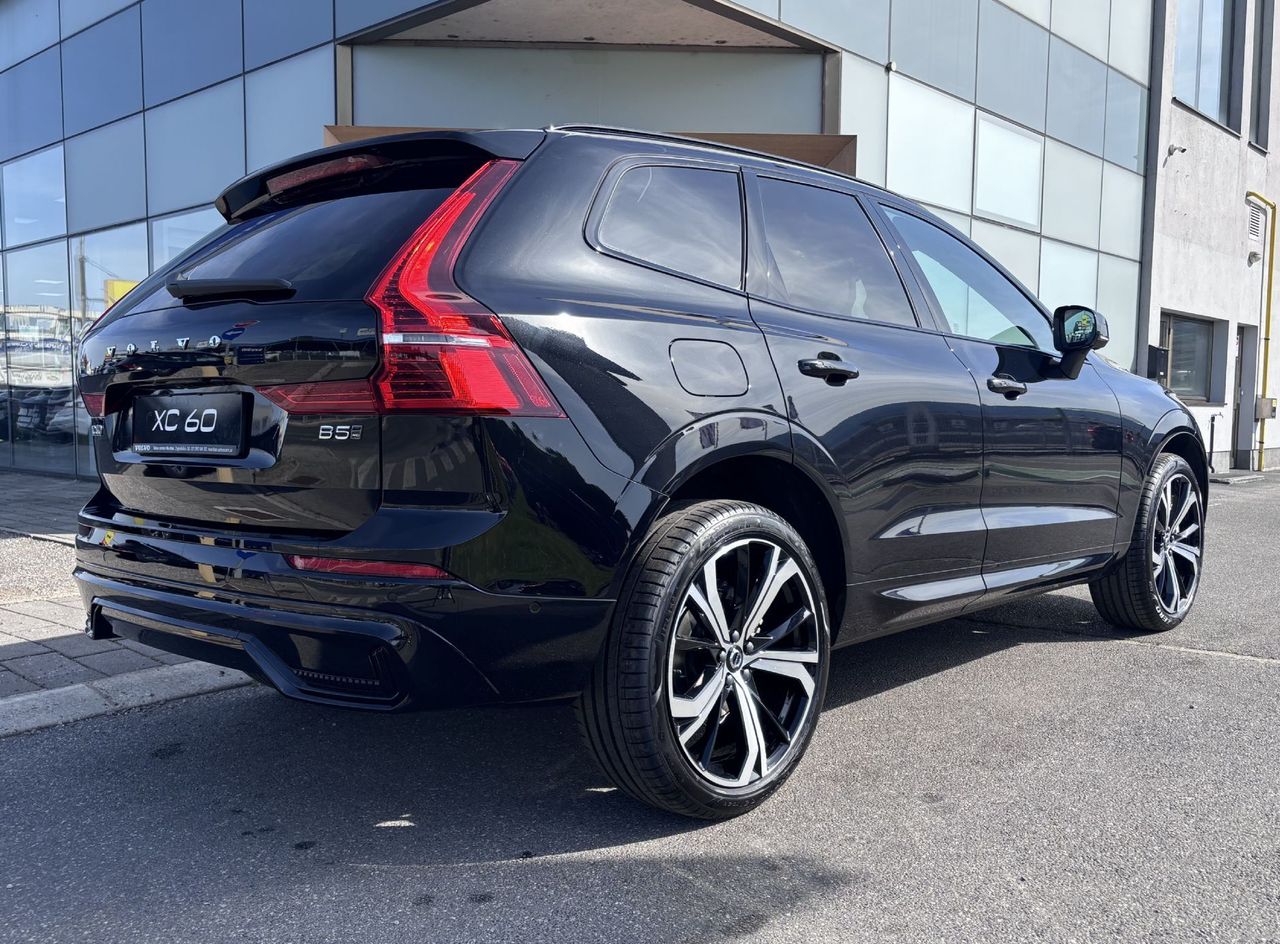 Zunanja slika - Volvo XC60 - B5  P  AWD Plus Dark - 4