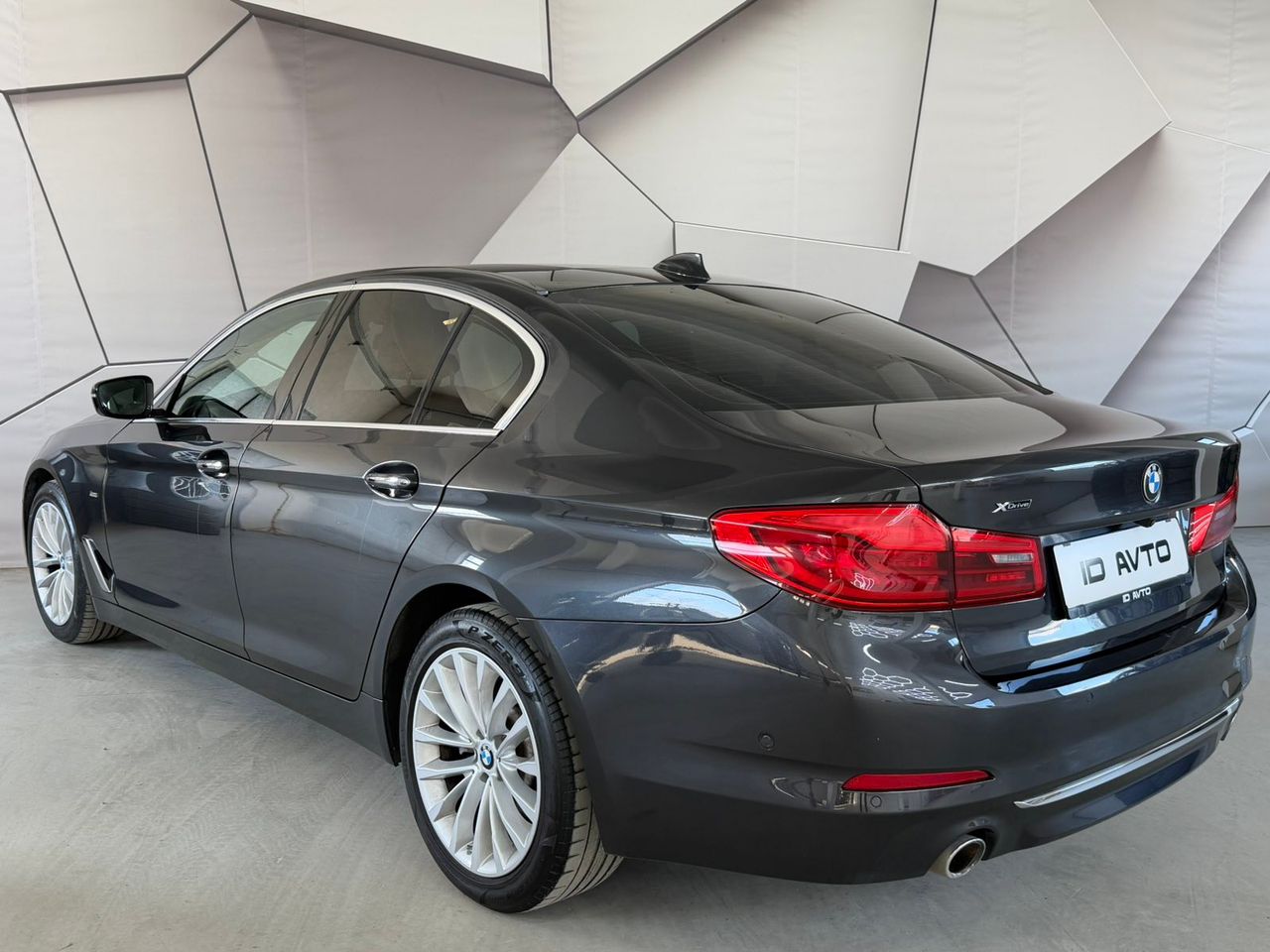 Zunanja slika - BMW Serija 5 - 520d xDrive Avt. - 6