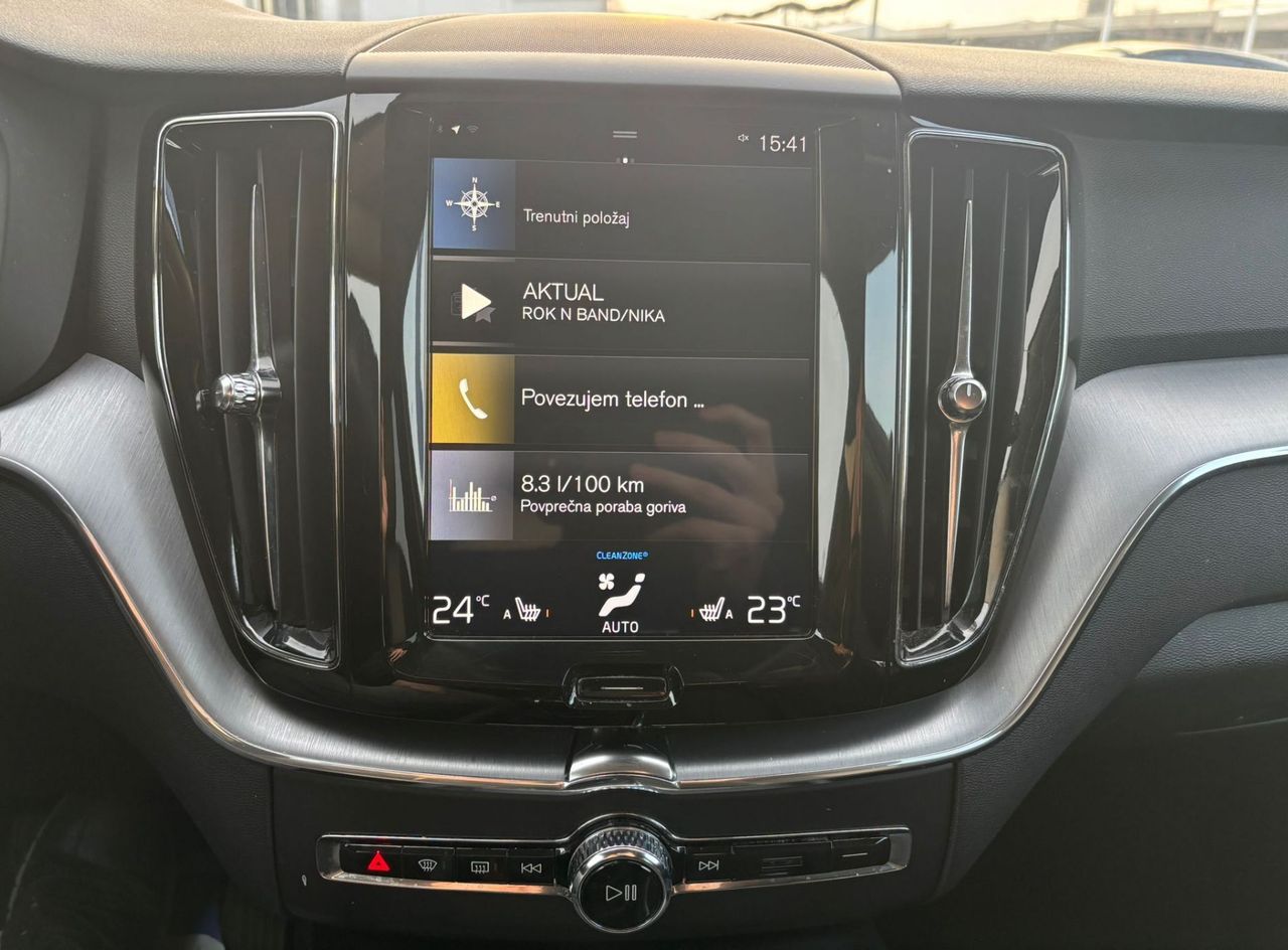 Zunanja slika - Volvo XC60 - D4 AWD AUT Momentum PILOT-KAMERA-MRTVI.KOT-KEYLESS - 13