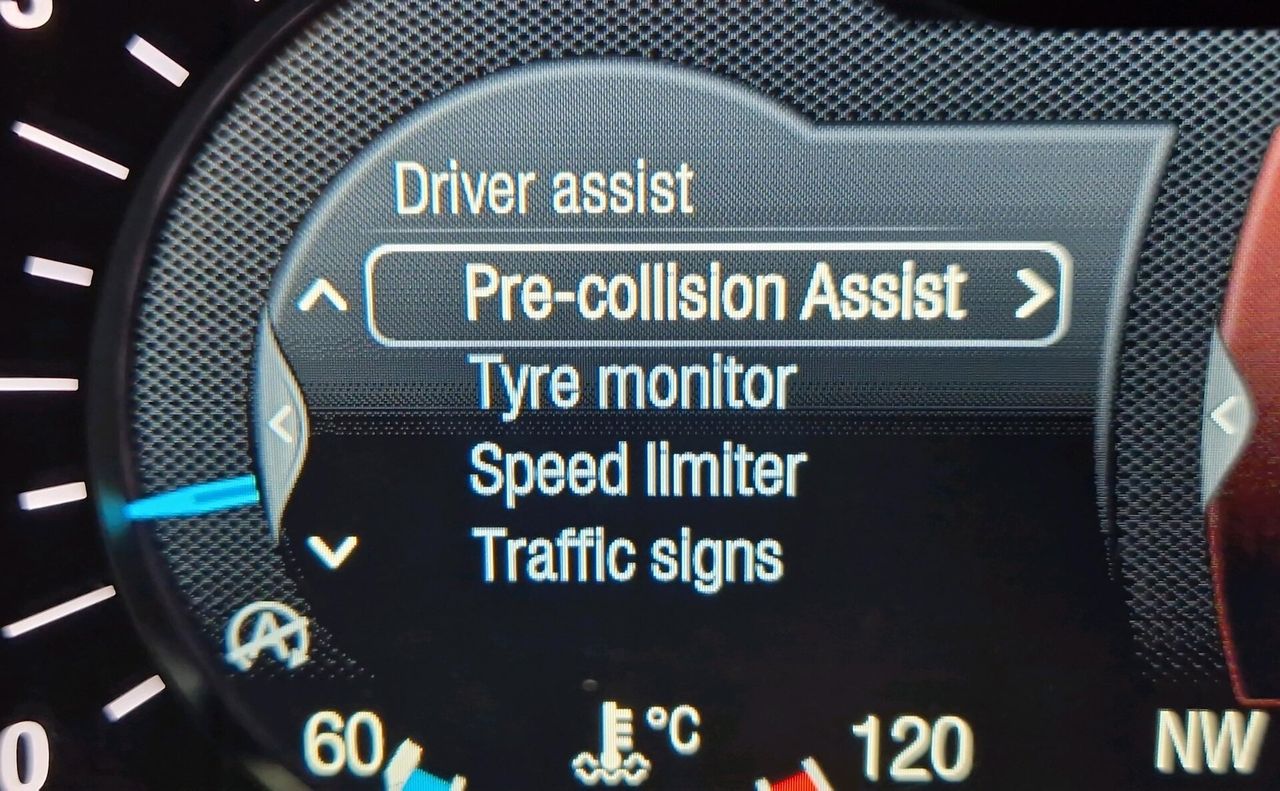 Zunanja slika - Ford S-MAX - 2.0 EcoBlue Titanium Aut.8-NAVI-DAB-KEYLESS-KAMERA - 20