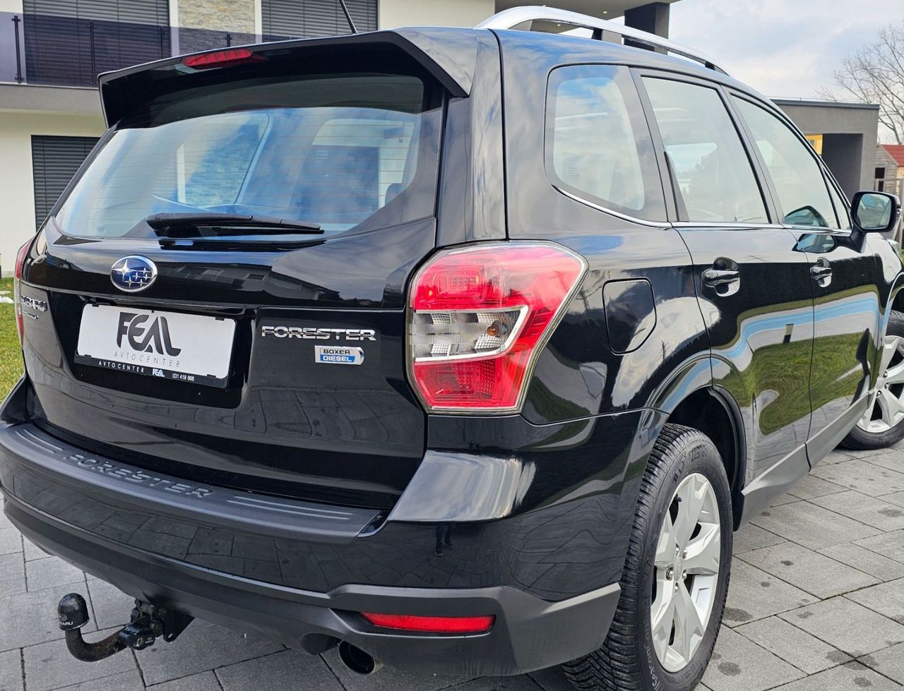 Zunanja slika - Subaru Forester - 2.0D-4X4-1 LASTNIK-PANORAMA-XENON-LED-ODLIČEN - 4