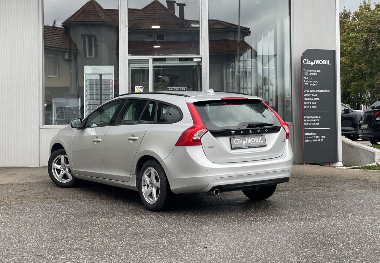 Zunanja slika - Volvo V60 - TEMPOMAT-VELIKI SERVIS-MULTIFUNKCIJA-AVT.KLIMA - 4