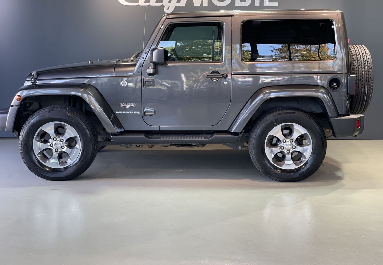 Zunanja slika - Jeep Wrangler - 2.8CRD-AUT-SAHARA-GRETJE SEDEŽEV-USNJE - 4