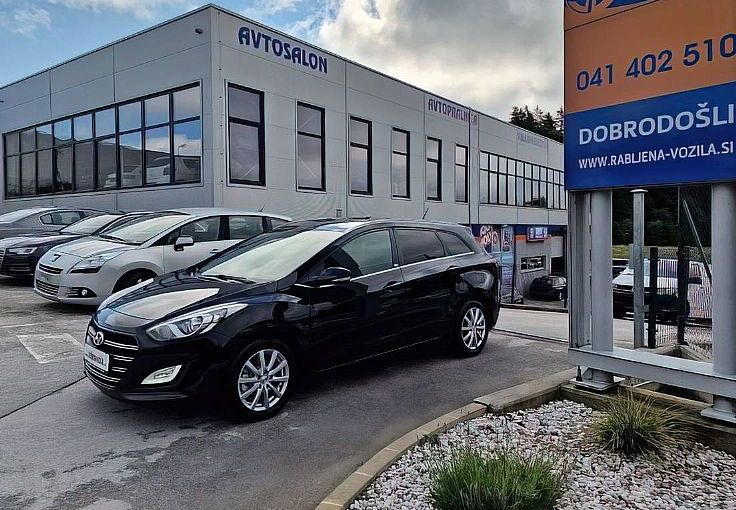 Zunanja slika - Hyundai i30 Wagon - 1.6 CRDI 81KW COMFORT LEPO OHRANJEN - 3