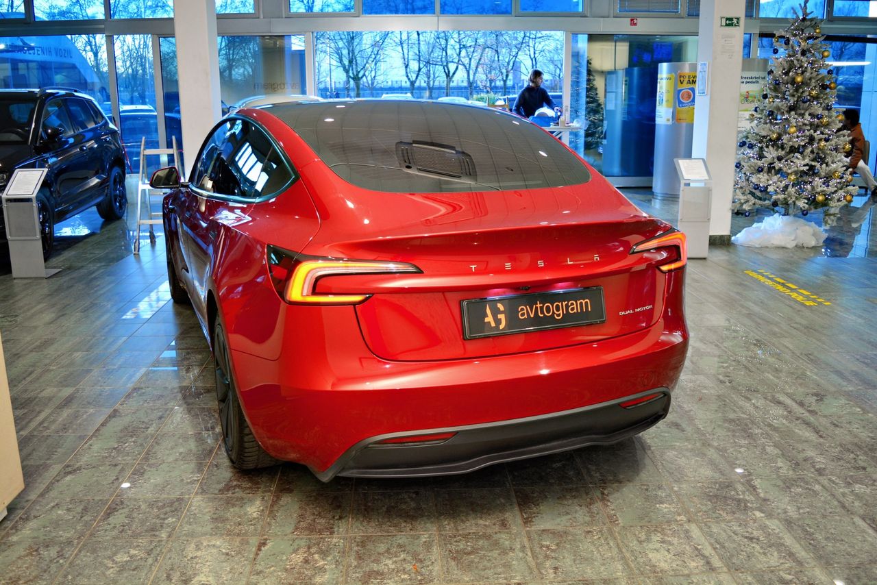 Zunanja slika - Tesla Model 3 - Premium Long Range All-Wheel Drive - 2